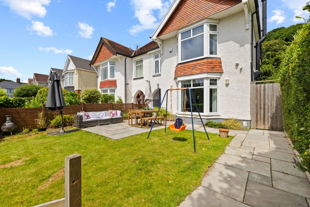 Property photo 2 of 36