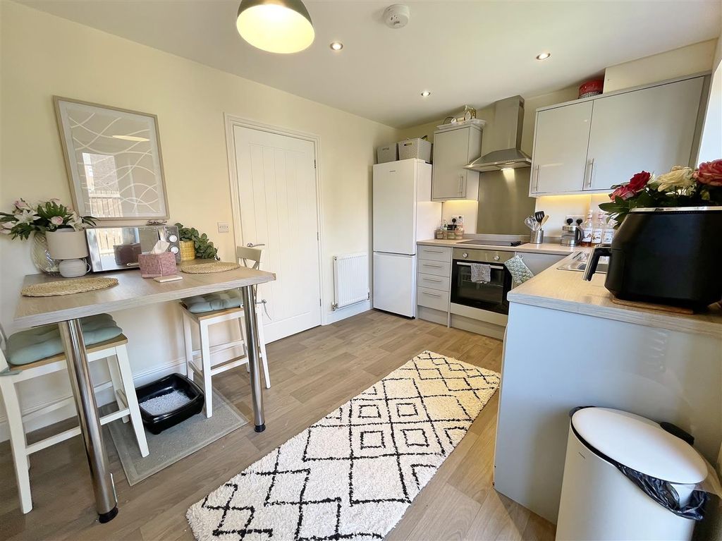 Property photo 2 of 22 Kitchen Diner
