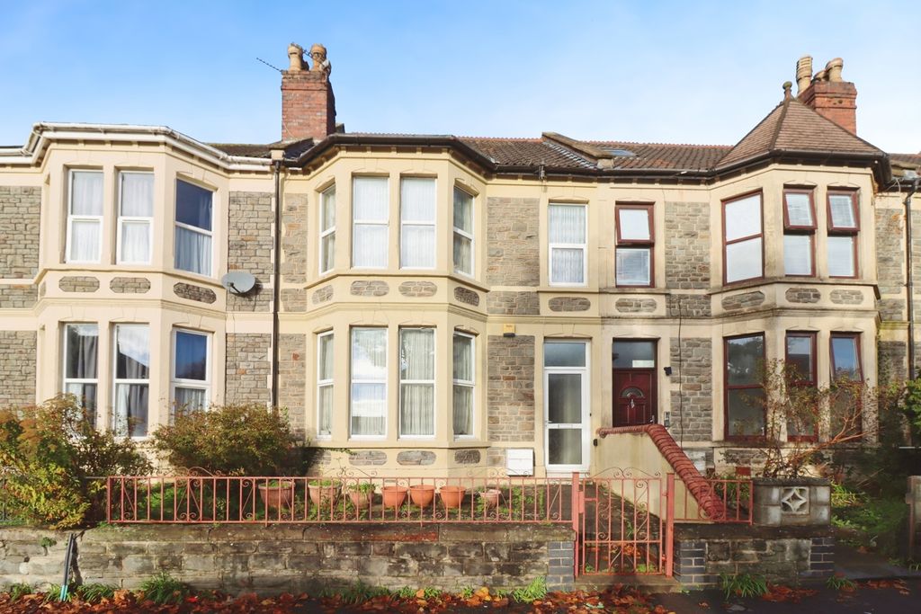 Property photo 1 of 20 Front Aspect