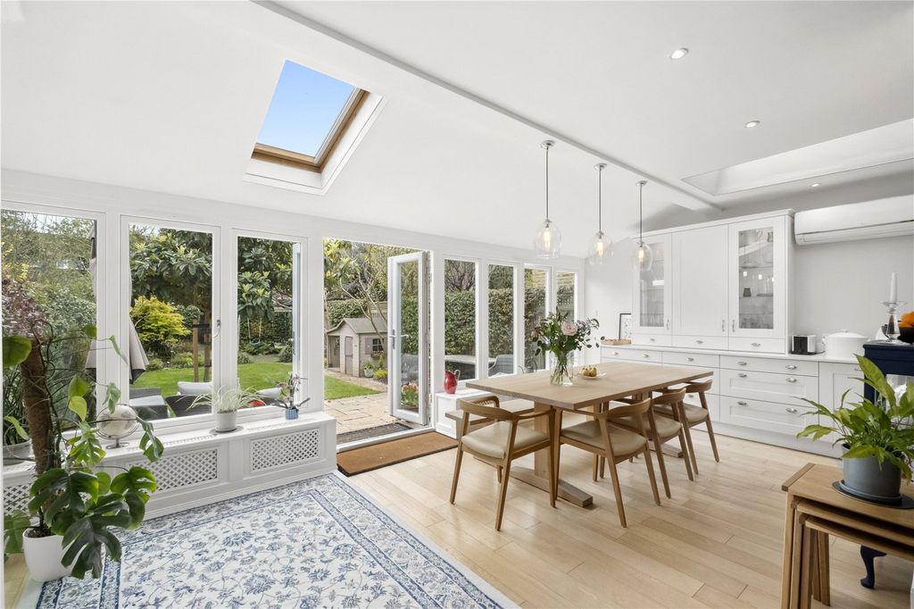 Property photo 3 of 22 Dining Area