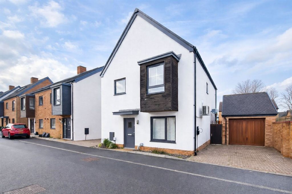 Property photo 1 of 20