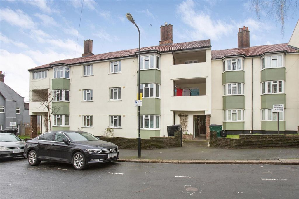 Property photo 1 of 12 1
