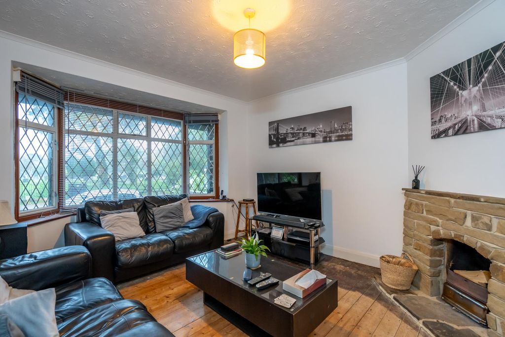 Property photo 3 of 14 Lounge.Jpg