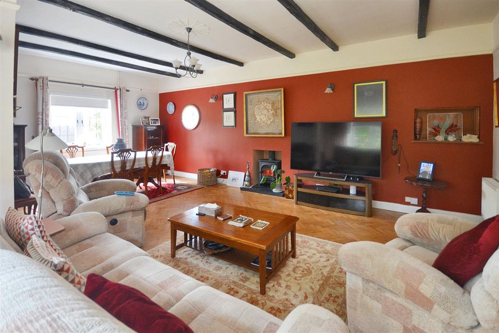 Property photo 2 of 13 Sitting/Dining Room