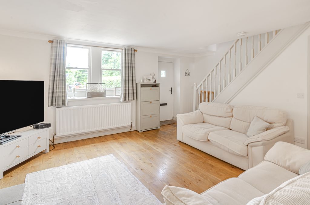 Property photo 3 of 24 Advert-115