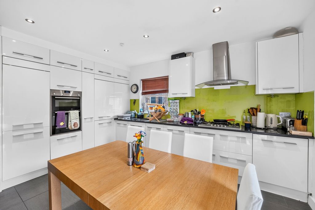 Property photo 1 of 16 Pbox-Img.Jpg