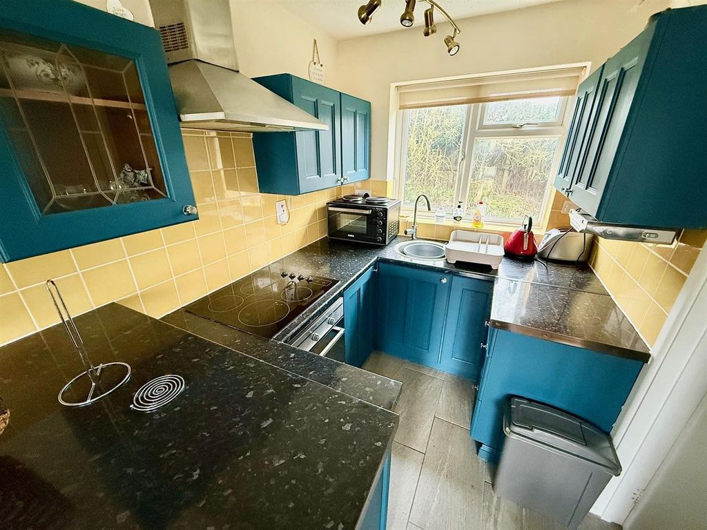 Property photo 2 of 7 Kitchen.Jpg