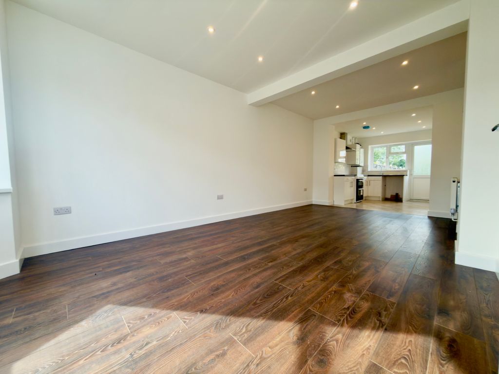 Property photo 2 of 11 Img_1828