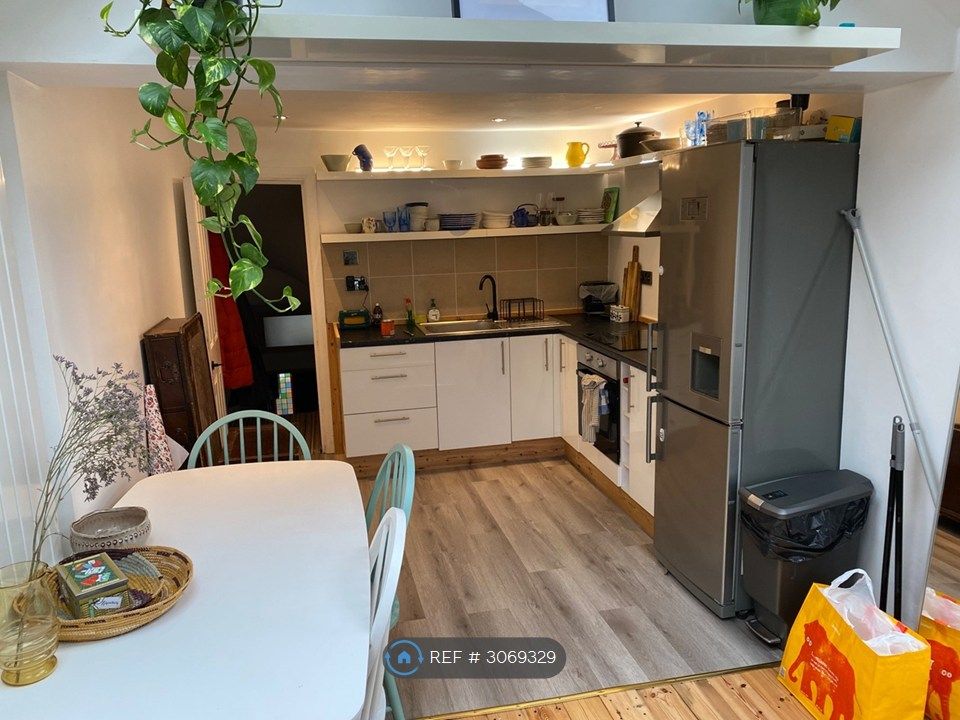 Property photo 2 of 15 Kitchen Area
