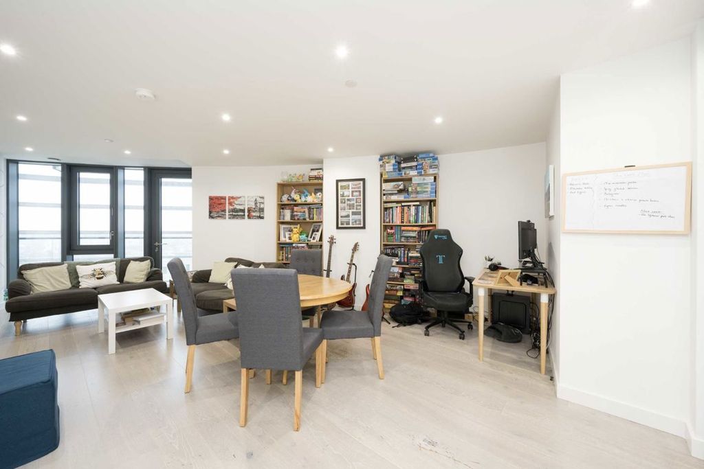 Property photo 2 of 5