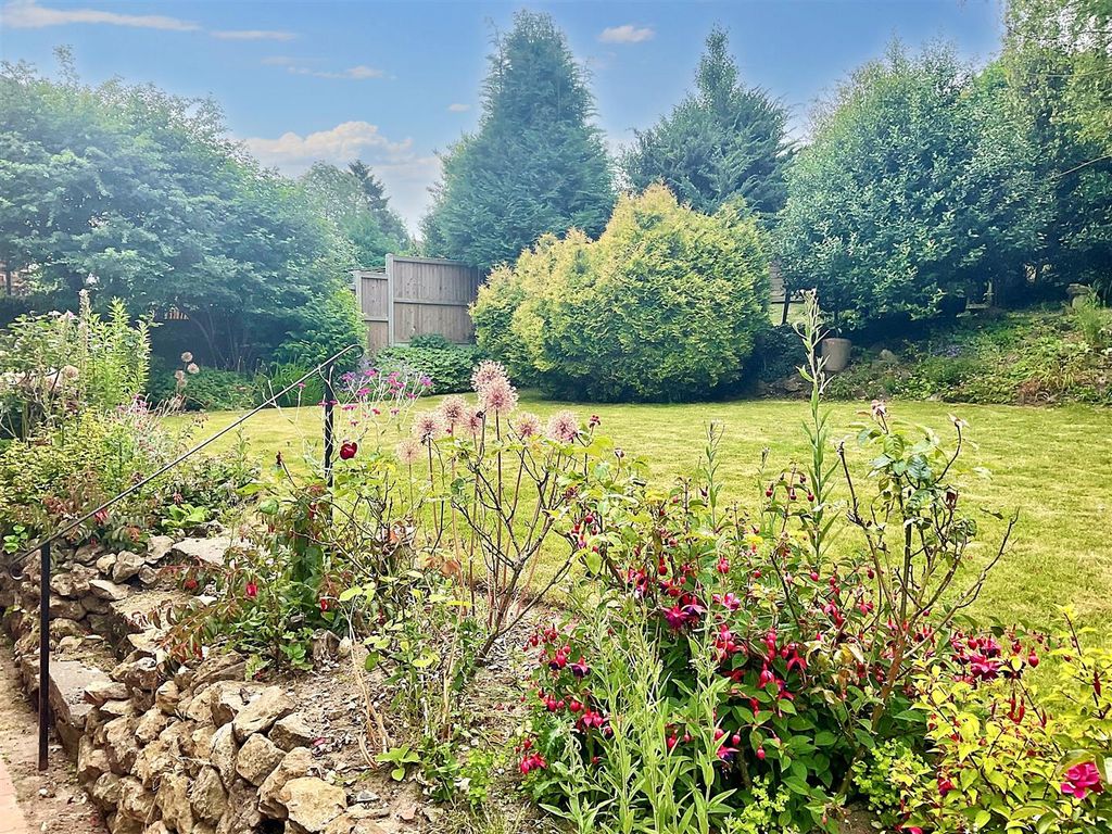 Property photo 2 of 28 Garden Pic 3.Jpg