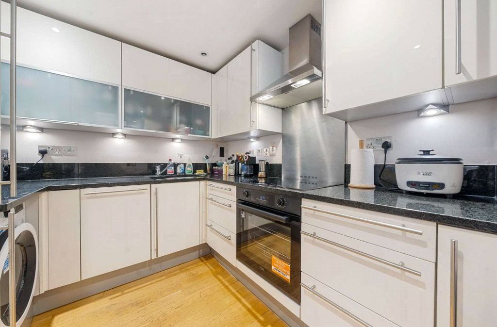 Property photo 3 of 12 Picture-No-11-123