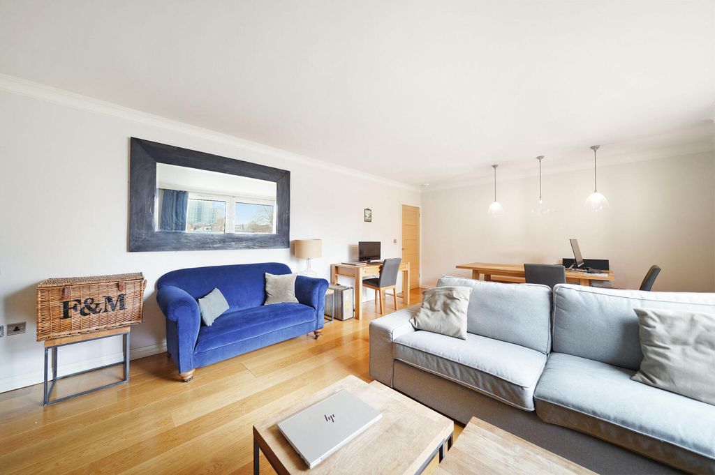 Property photo 2 of 9 Living Room