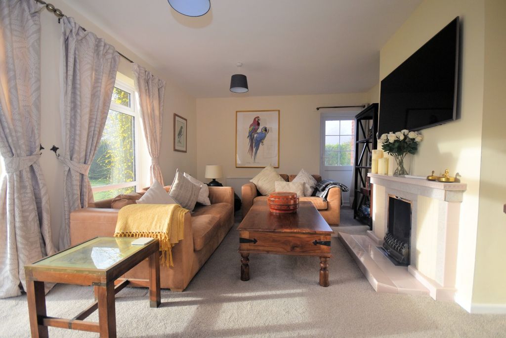 Property photo 2 of 13 4718532