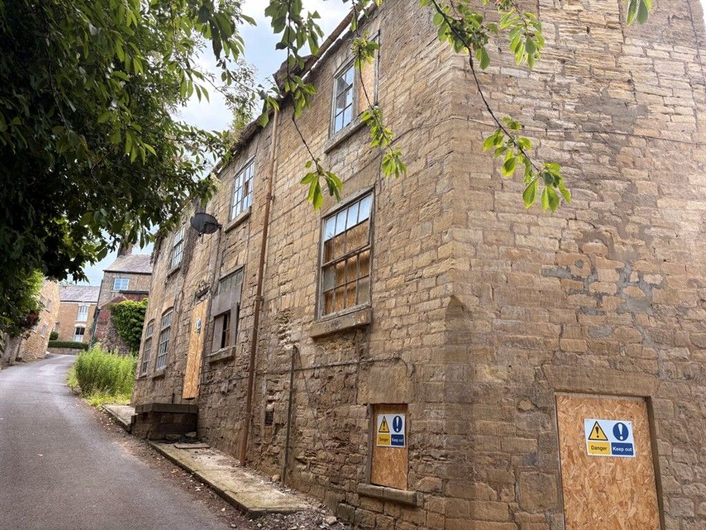 Property photo 1 of 4