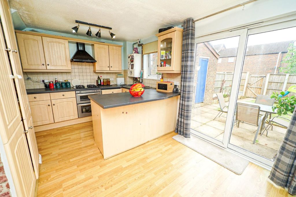 Property photo 3 of 19