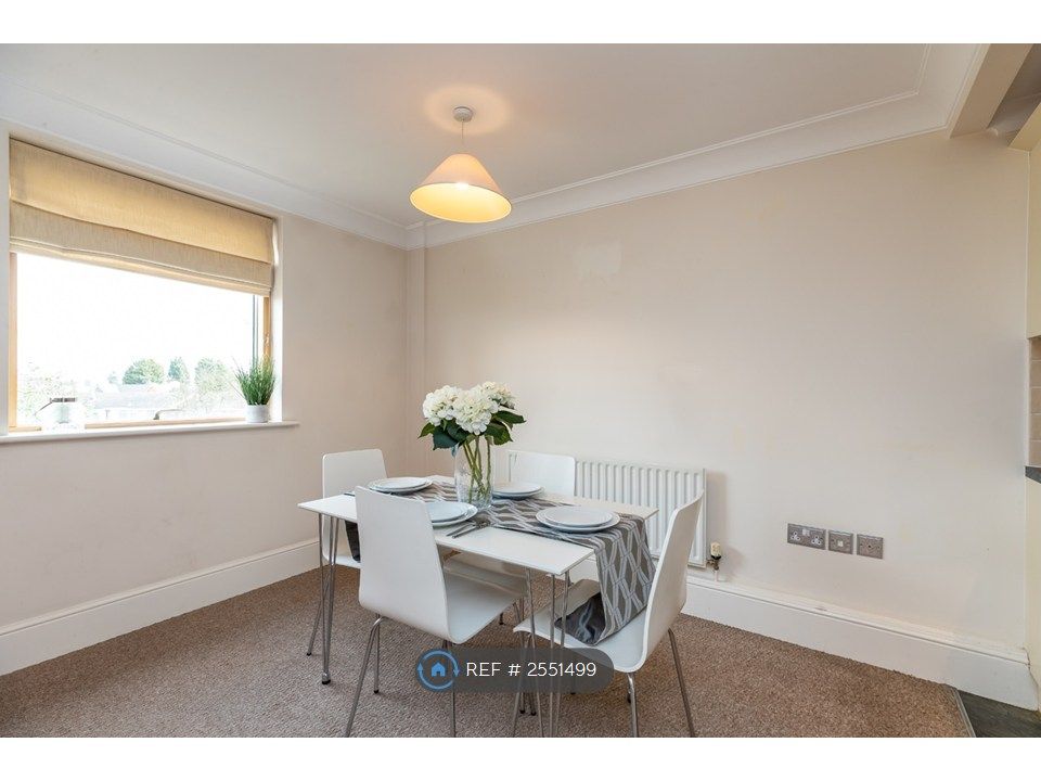Property photo 3 of 18 Dining Area