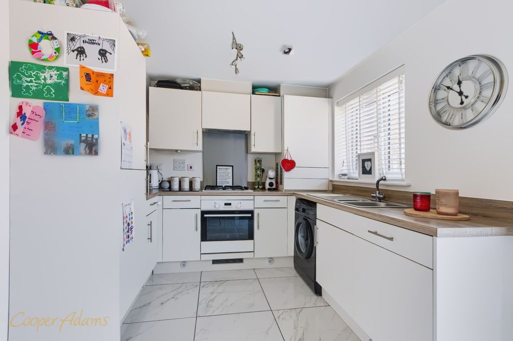 Property photo 3 of 13 Kitchen