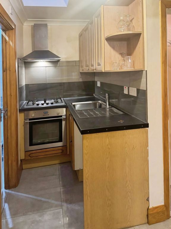 Property photo 2 of 9