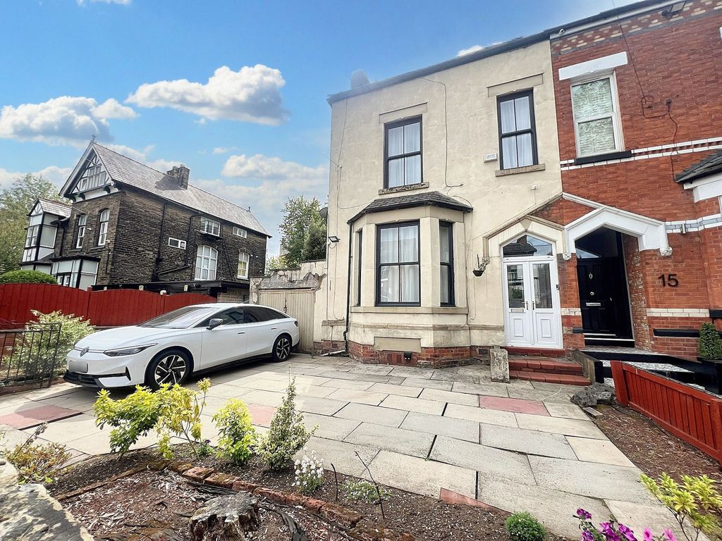 Property photo 3 of 35