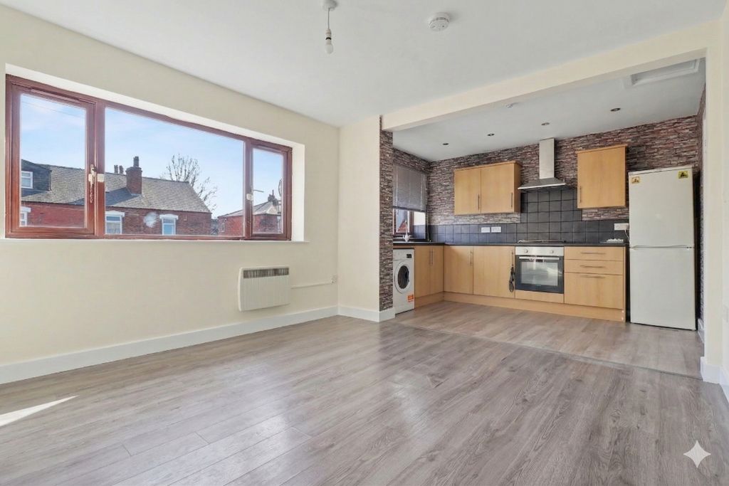 Property photo 2 of 7 2- Rob Hammond Ewemove Pontefract