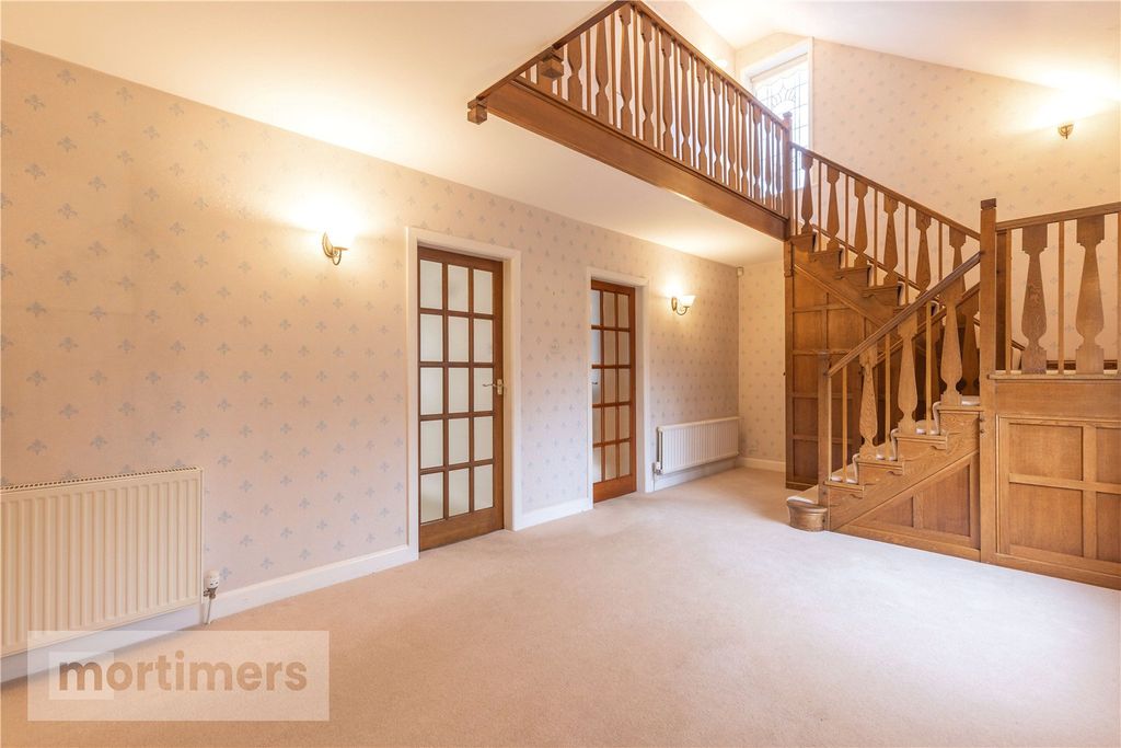 Property photo 2 of 26 Entrance Hall