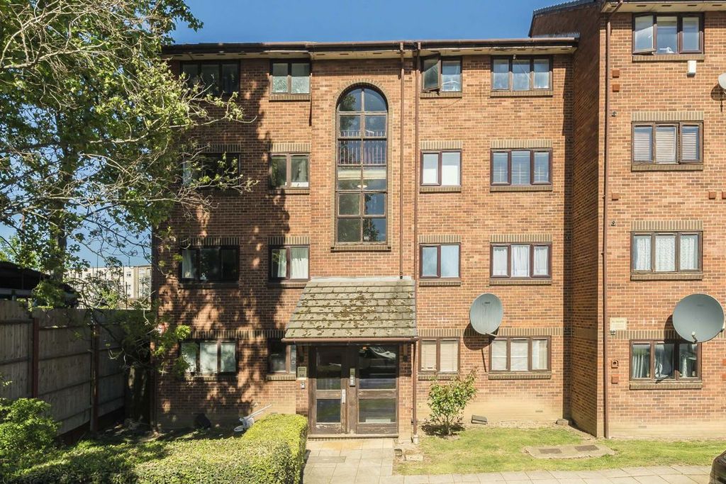 Property photo 1 of 4