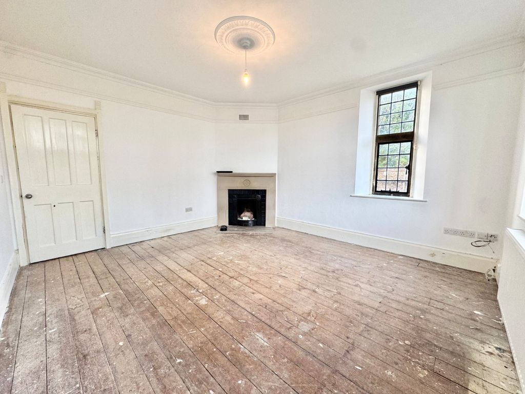 Property photo 3 of 5 Picture 3