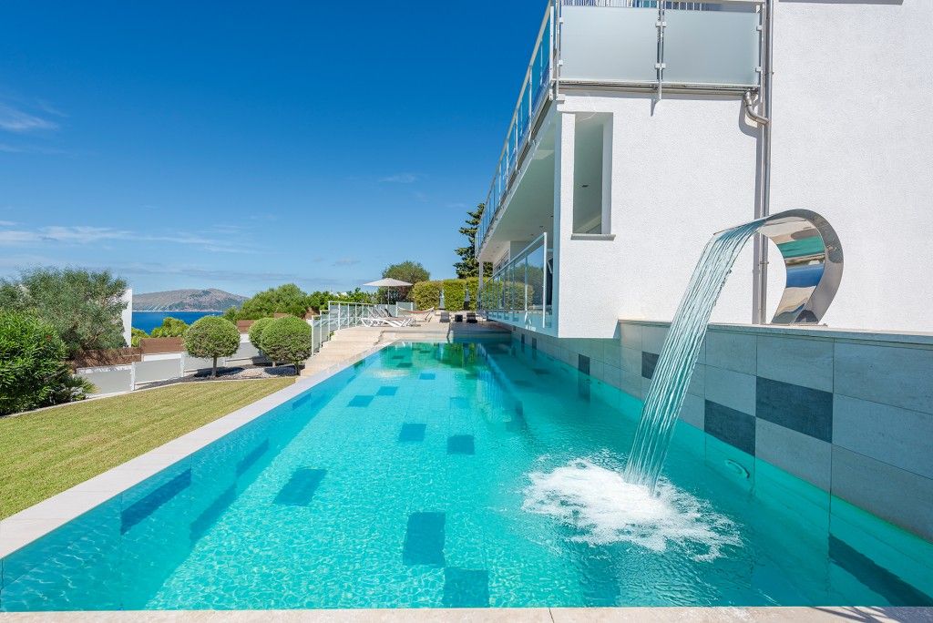 Property photo 1 of 20 Pool