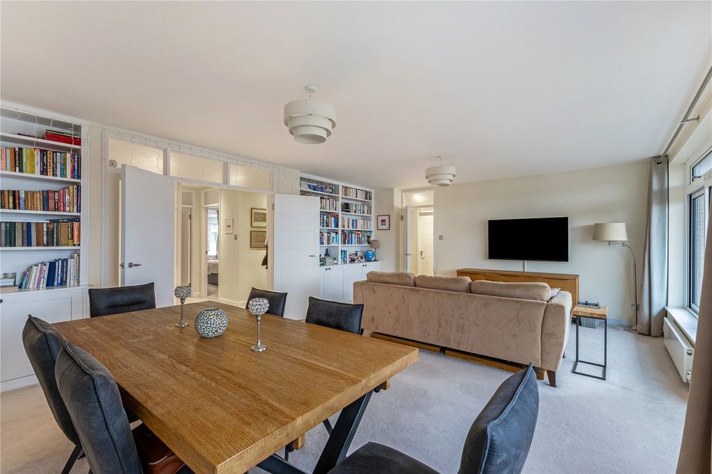 Property photo 3 of 14 Dining Area