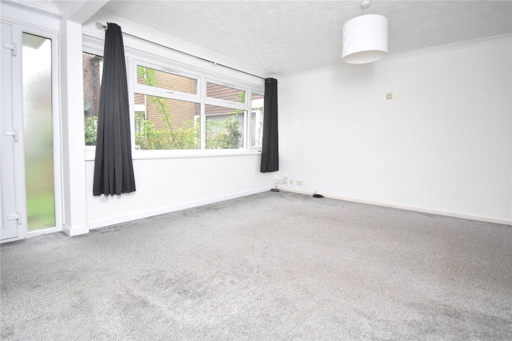 Property photo 2 of 10 Picture No. 11