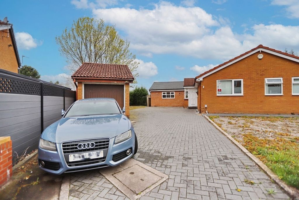 Property photo 2 of 19