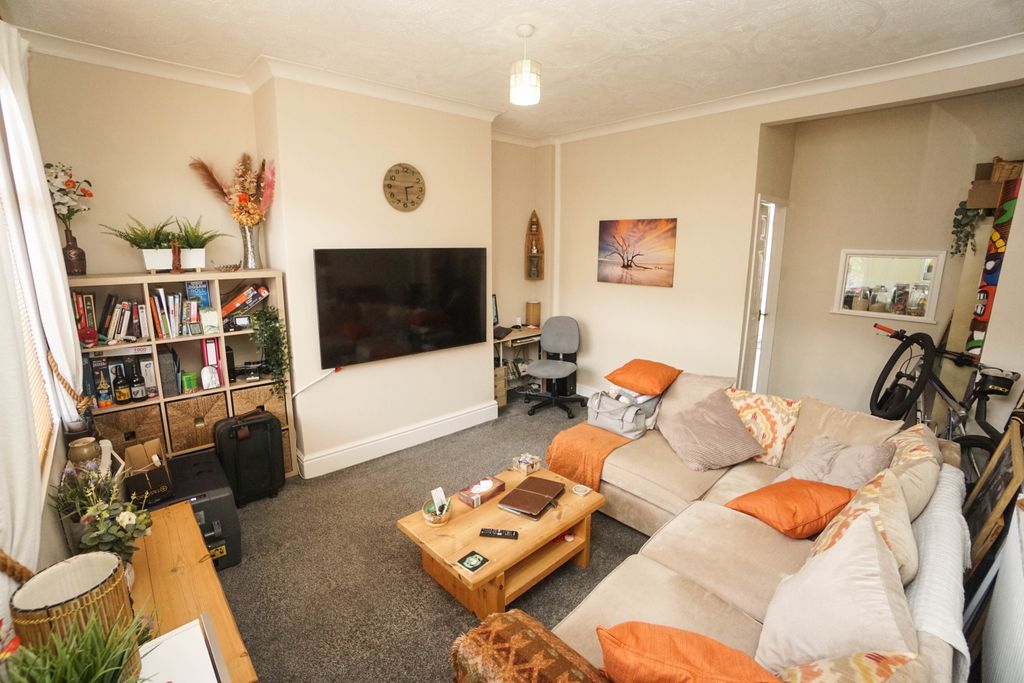 Property photo 3 of 10 Photo 9