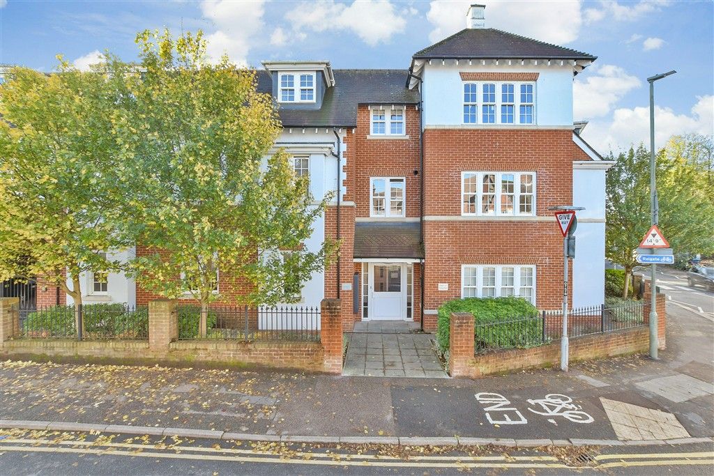 Property photo 1 of 16 External (Web)