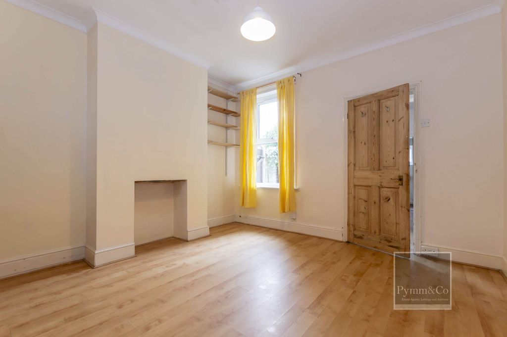 Property photo 3 of 11