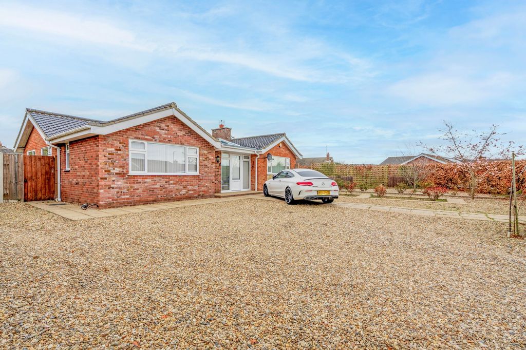 Property photo 1 of 28