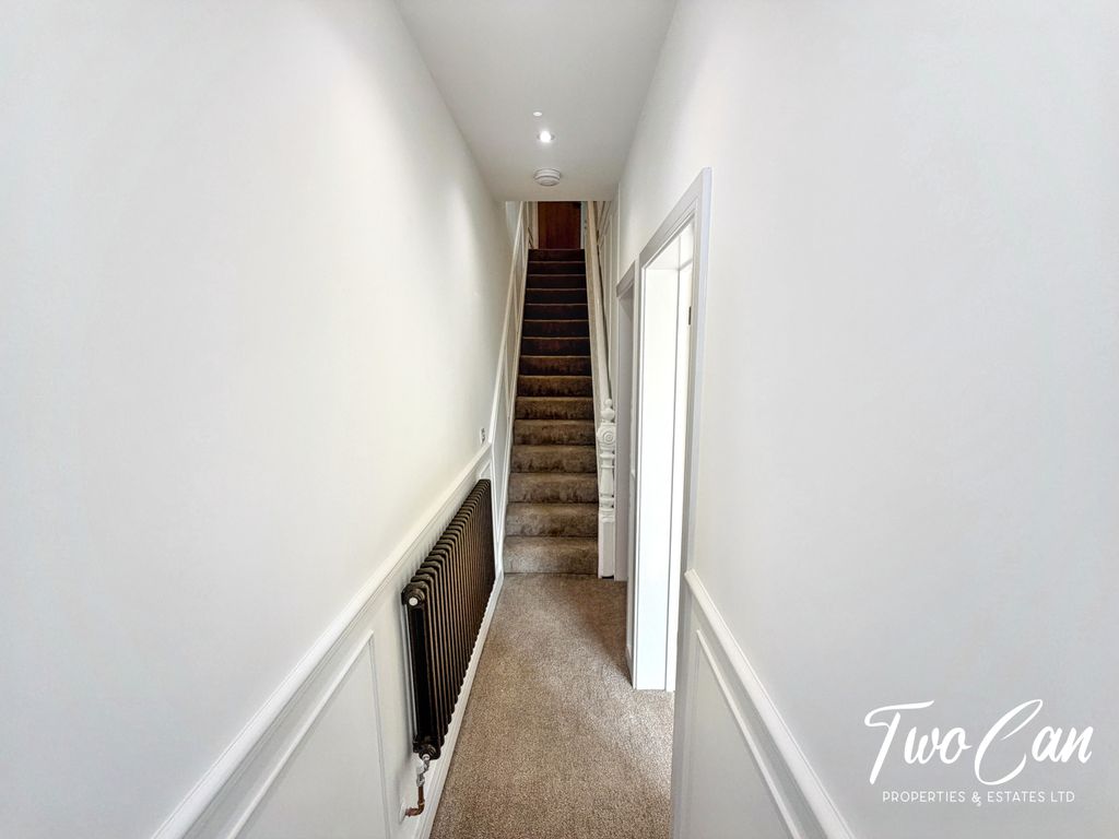 Property photo 3 of 32