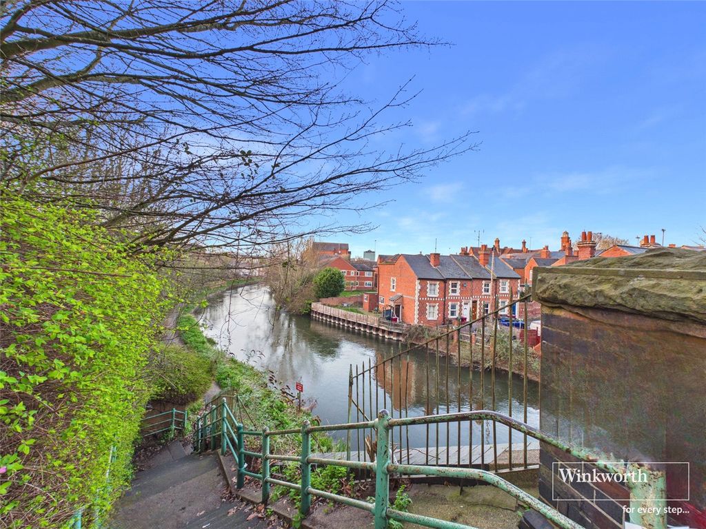 Property photo 2 of 14 Picture No. 17