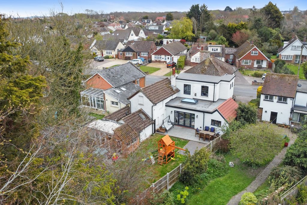 Property photo 2 of 33 Pt-Fc(Col)-19Landermere-1