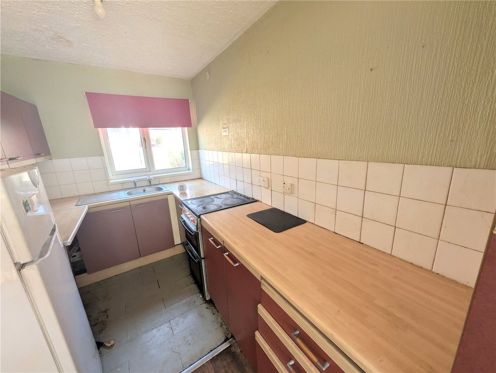 Property photo 2 of 6 Picture No. 14