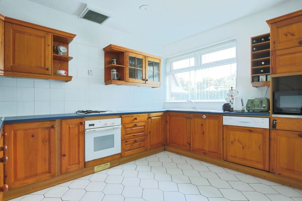 Property photo 2 of 20 2883316