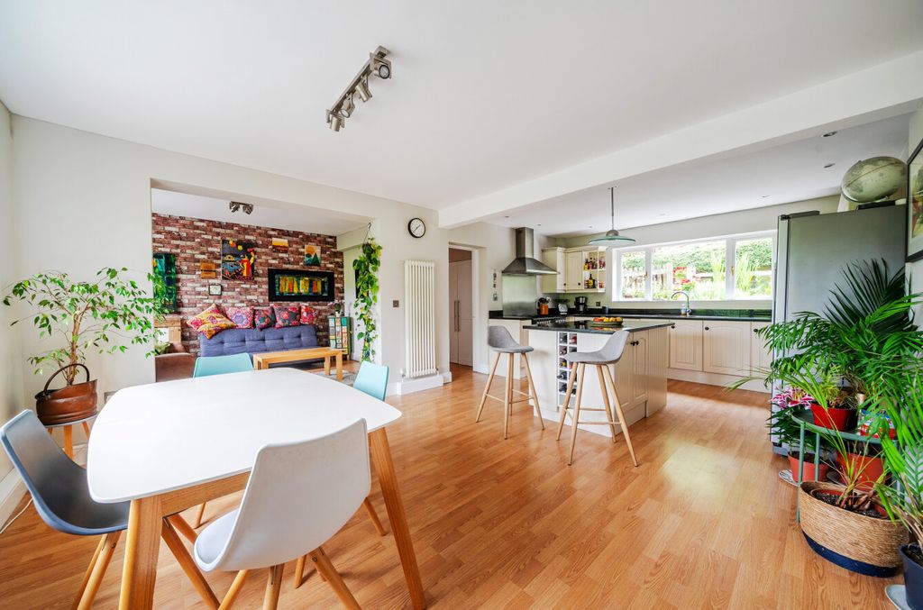 Property photo 2 of 31 1476805-46-6A2c17...