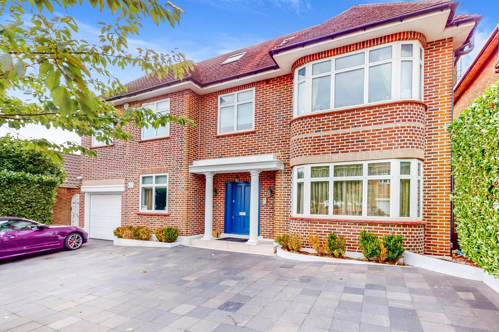Property photo 1 of 33