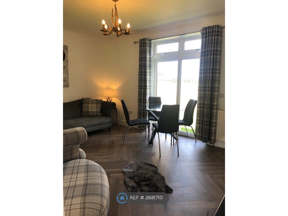 Property photo 3 of 14 Luxury Lounge &amp; Dining With Patio Doors To Garden