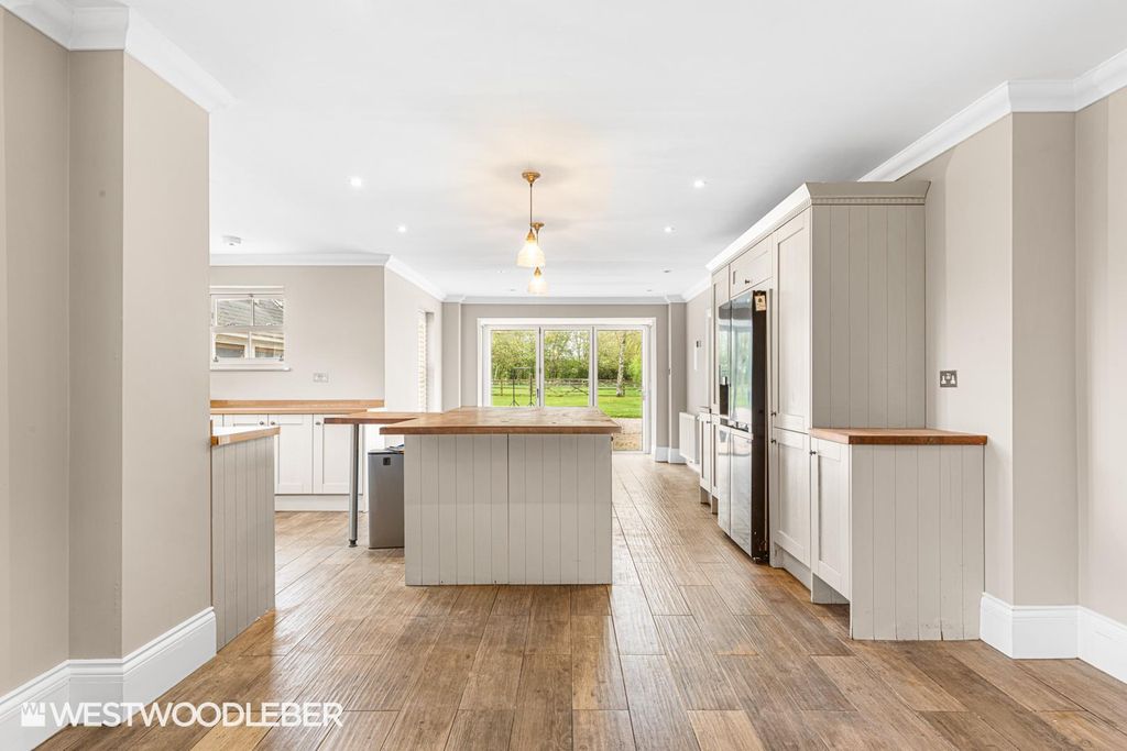 Property photo 3 of 41 Forestgate_5.Jpg