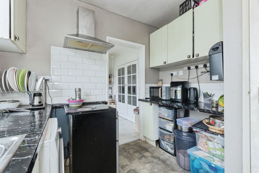 Property photo 3 of 17