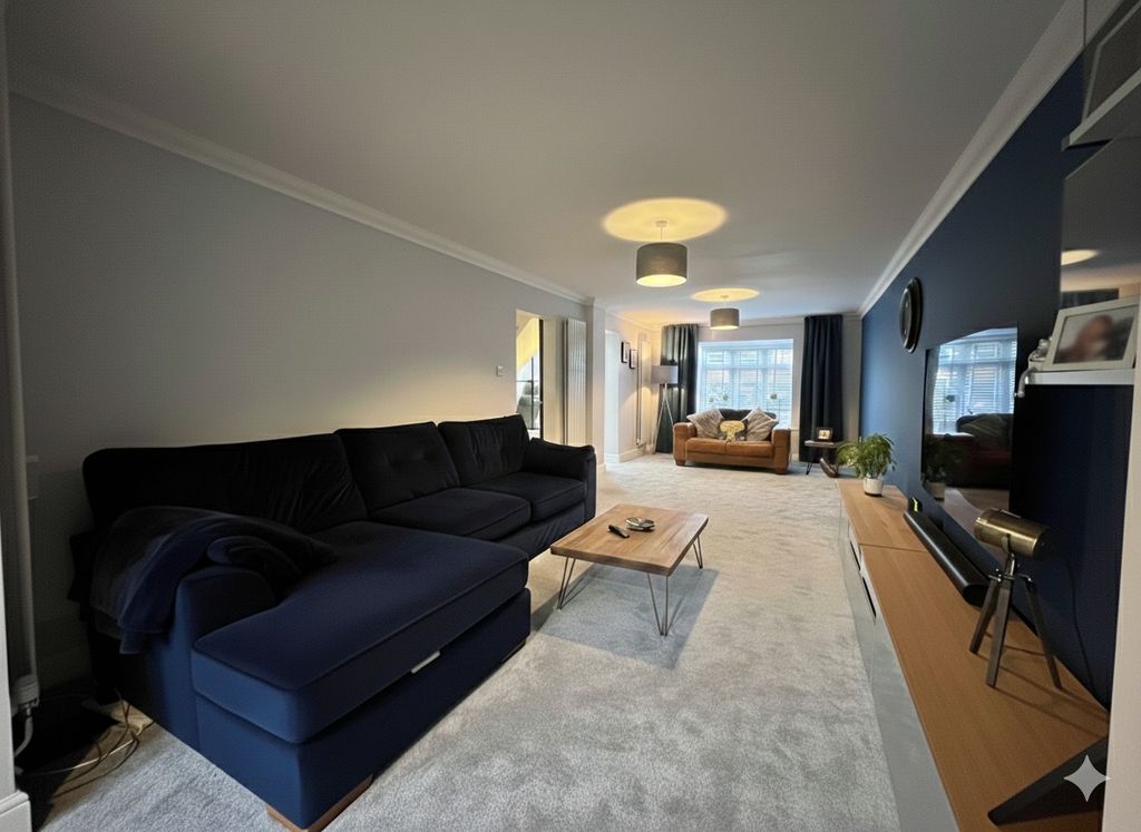 Property photo 2 of 22 4358593