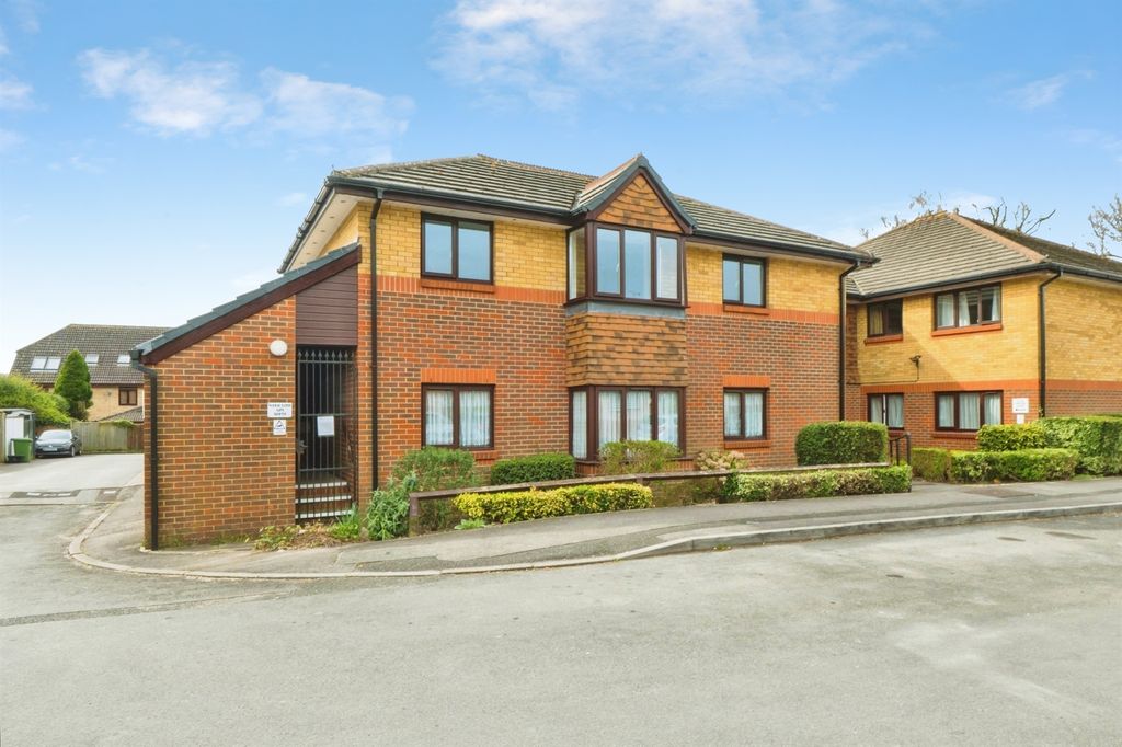 Property photo 1 of 12