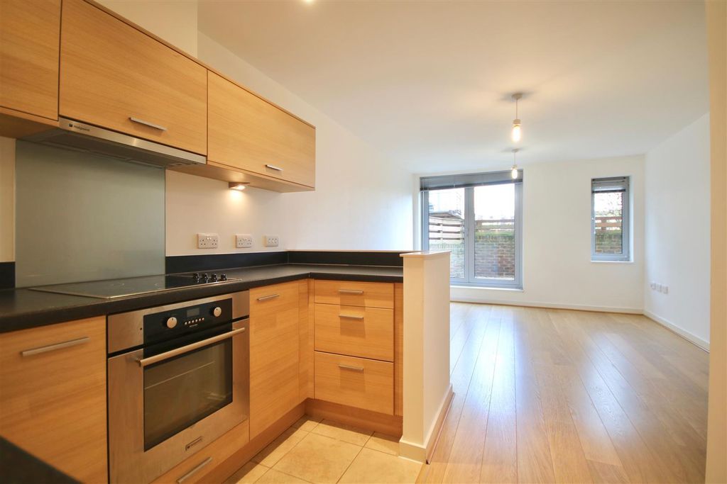 Property photo 2 of 13 Rxd5Ixgjqembgoyt0Qih_A.Jpg