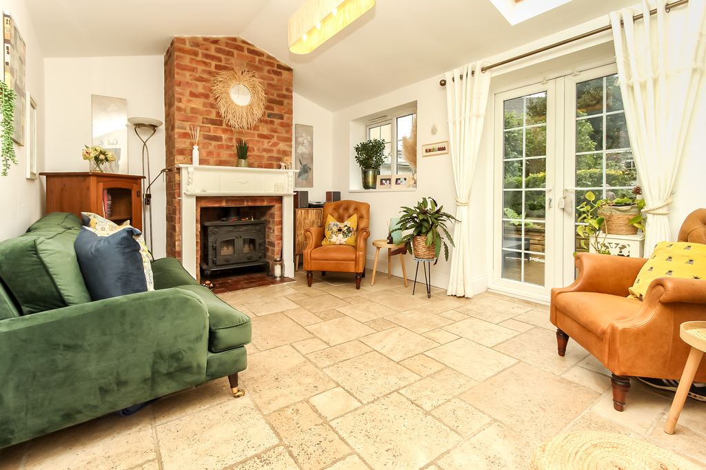 Property photo 3 of 17 Sitting Room